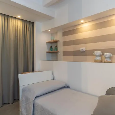 Mini House App To 1 Apartament Arzachena