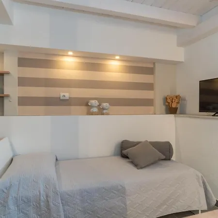 Mini House App To 1 * Arzachena